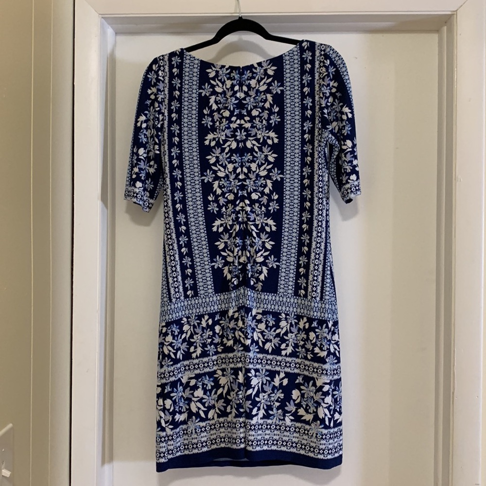 Beautiful Jessica Howard Dress: Midi, 1/2 sleeve, Blue&White w/Floral Patterns
